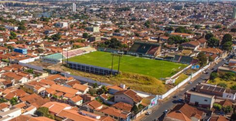 Partidas serão disputadas a partir das 8 horas com entrada gratuita no estádio do BEC (Foto: André Monteiro) Os times de categoria de base do Barretos Esporte Clube tem jogos agendados para este sábado (20), no estádio Fortaleza