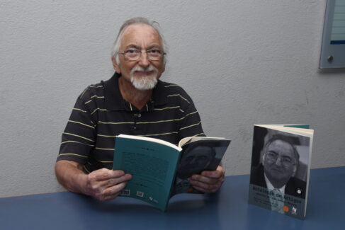 TIN_5710 O acadêmico barretense José Antonio Merenda morreu nesta terça-feira (21), no Hospital São Judas Tadeu, em Barretos. Merenda tinha 67 anos e deixa a esposa Cacilda e o filho João Vitor. Era também pai de Izadora, que faleceu em 2012.