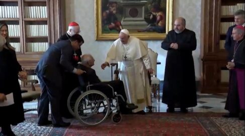 Monteiro Filho no encontro com o Papa Francisco no Vaticano (Foto: Divulgação – O Diário de Barretos) Monteiro Filho no encontro com o Papa Francisco no Vaticano (Foto: Divulgação - O Diário de Barretos)