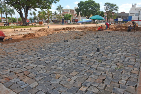 Pedras são reassentadas com junta de dilatação menor, segundo informação da prefeitura (Foto: O Diário de Barretos) Pedras são reassentadas com junta de dilatação menor, segundo informação da prefeitura (Foto: O Diário de Barretos)