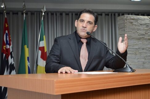 Vereador Juninho Bandeira é o autor da lei que entrará em vigor em 1d80 dias, após publicação na imprensa oficial (Foto: Comunicação Câmara) Vereador Juninho Bandeira é o autor da lei que entrará em vigor em 1d80 dias, após publicação na imprensa oficial (Foto: Comunicação Câmara)