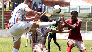 O segundo jogo da final da Série A Campeonato Amador Varzeano entre ADPM e Vila Nogueira acontece hoje (3), às 10h, no estádio Fortaleza.