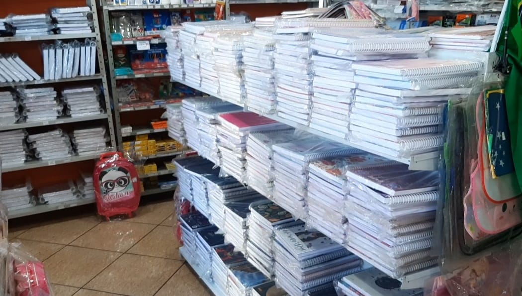 Pesquisa aponta variação de até 500% nos preços de materiais escolares em 8 estabelecimentos
