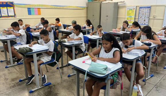 A Secretaria Municipal de Educação da Estância Turística de Barretos informa alterações no calendário escolar 2026 para o mês de outubro.