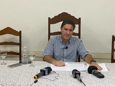 Vice Gustavo Sasdelli em entrevista na Casa do Médico (Foto: O Diário de Barretos) Vice Gustavo Sasdelli em entrevista na Casa do Médico (Foto: O Diário de Barretos)