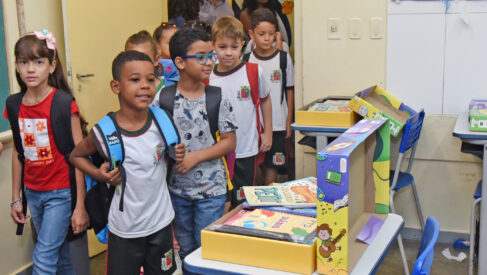 Alunos voltaram às salas de aula nesta quarta-feira (7) em escolas da prefeitura (Foto: O Diário de Barretos) Dados divulgados pelo IBGE (Instituto Brasileiro de Geografia e Estatística) aponta que Barretos apresentou em 2022, no último Censo Demográfico, uma taxa de analfabetismo de 2,4%.