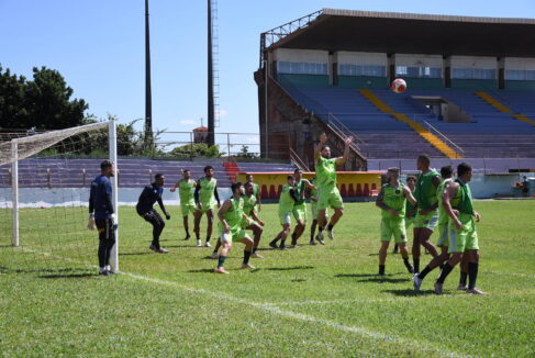 DSC_3182 O Barretos Esporte Clube entra em campo hoje (16), às 15h, onde enfrenta a equipe do Rio Branco de Americana, no estádio Décio Vitta, com transmissão da Rádio O Diário Independente, com narração de Célio Mendes.