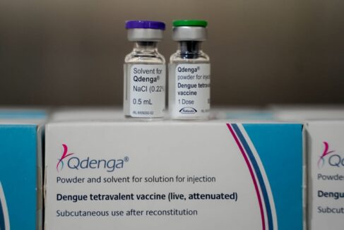Ministério da Saúde anuncia vacina contra dengue para Barretos Das 4.792.411 vacinas contra a dengue distribuídas pelo governo federal aos estados e ao Distrito Federal desde fevereiro, quando a imunização começou, apenas 2.341.449 doses foram registradas como aplicadas no Sistema Único de Saúde (SUS) até o último dia 15