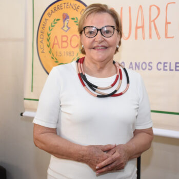 Rosa Carneiro é empresária, escritora e presidente da Academia Barretense de Cultura Nosso Planeta, nosso lar