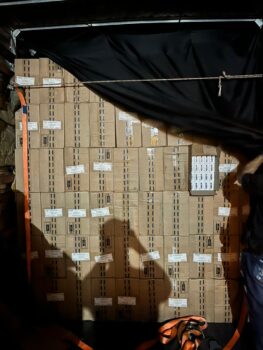 Polícia Civil apreende carga de cigarros contrabandeada em Barretos (Foto: O Diário de Barretos) Polícia Civil apreende carga de cigarros contrabandeada em Barretos (Foto: O Diário de Barretos)