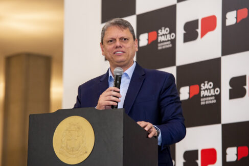 O Governo de São Paulo firmou nesta quinta-feira (13), no Palácio dos Bandeirantes, convênios com prefeituras da região administrativa de Barretos para impulsionar três projetos em infraestrutura e mobilidade.