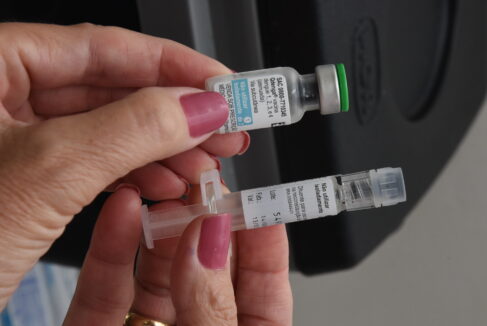 TIN_5263 A Secretaria de Saúde informou que a vacinação contra a dengue destinada a crianças e adolescentes na faixa etária de 10 aos 14 anos teve 693 doses aplicadas na 1ª dose