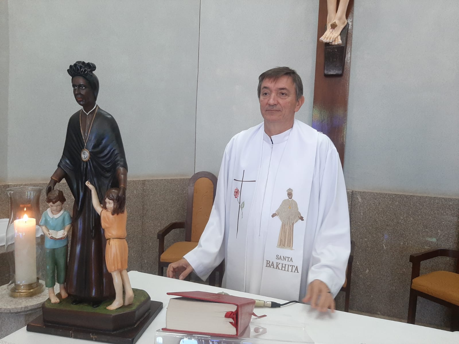 Paróquia realiza casamento comunitário na sexta