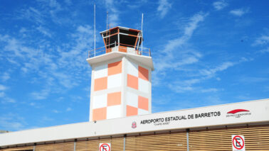 Na madrugada desta quarta (21), por volta da 1h13, os radares do sistema de aviação registraram que uma aeronave executiva não conseguiu pousar no Aeroporto Estadual Chafei Amsei de Barretos