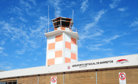 Vereador sugere notificação de empresa para segurança do aeroporto Na madrugada desta quarta (21), por volta da 1h13, os radares do sistema de aviação registraram que uma aeronave executiva não conseguiu pousar no Aeroporto Estadual Chafei Amsei de Barretos