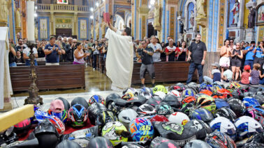 Padre Daniel celebrou a missa dos motociclistas na Catedral do Divino Espírito Santo (Foto: O Diário de Barretos)