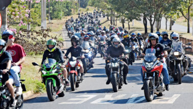 Motociclistas durante passeio que fez parte da programação do evento em Barretos