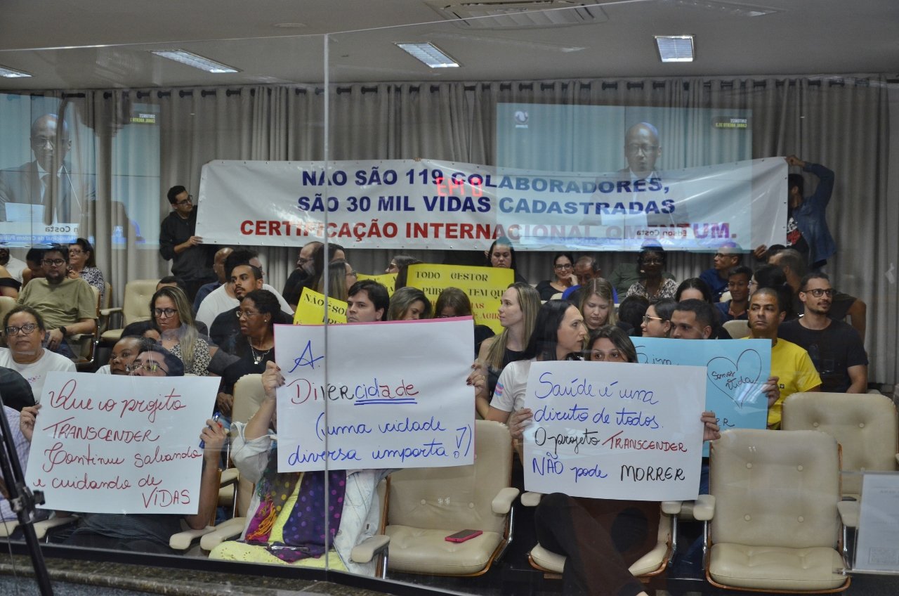 Grupo reivindica manutenção de atendimentos para pacientes transgênero