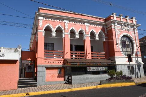 Interessado deve comparecer na antiga sede de Os Independentes, na rua 18 com a avenida 23, na área central Interessado deve comparecer na antiga sede de Os Independentes, na rua 18 com a avenida 23, na área central