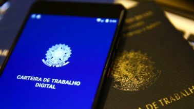 Caged aponta saldo positivo de vagas de emprego em março