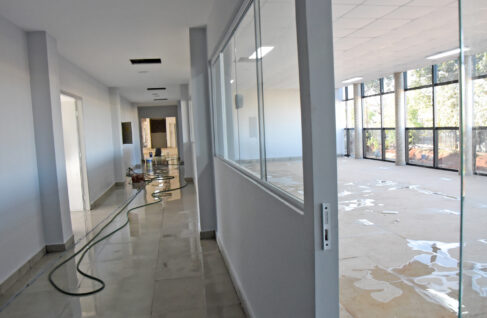 Prefeitura entrega nesta sexta obras do Novo Postão e da UBS Minerva A Prefeitura de Barretos agendou para hoje (5), às 16h30, a inauguração do Centro Médico de Especialidades e Atenção Materno Infantil Adoracy Marques Lemos - “Dora Lemos”, o novo Postão.