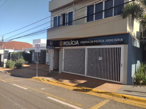 Polícia investiga furto de joias em residência (Foto: O Diário de Barretos) Polícia investiga furto de joias em residência (Foto: O Diário de Barretos)