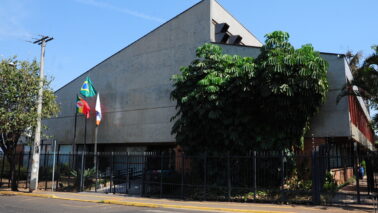 A unidade do Senac situa-se à avenida 21, 087 – Centro.