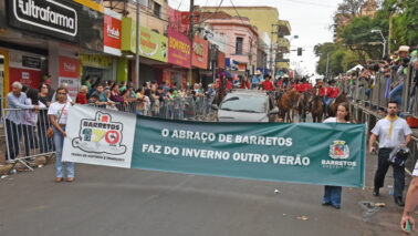 Desfile cívico comemorativo aos 170 anos de Barretos