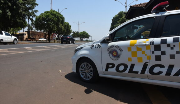 A Polícia Rodoviária registrou uma ocorrência de choque envolvendo um caminhão que seguia pela rodovia Brigadeiro Faria Lima, no sentido Colina–Bebedouro