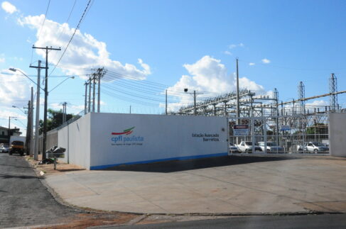 Conta de energia neste período tem acréscimo devido à bandeira vermelha Conta de energia neste período tem acréscimo devido à bandeira vermelha