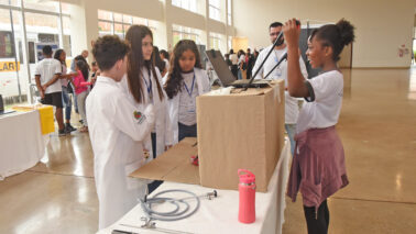 Feira de Ciências mobiliza alunos da rede municipal no Centro de Eventos