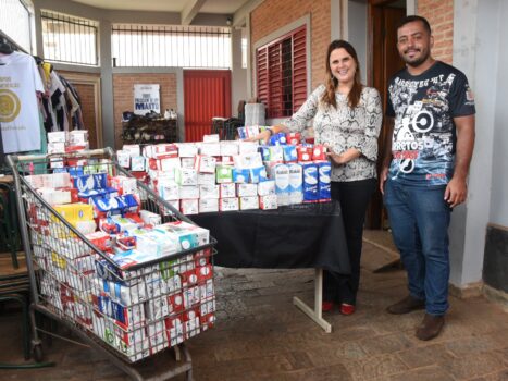 WhatsApp Image 2024-11-18 at 18.44.59 O Fundo Social de Solidariedade (FSS) de Barretos recebeu uma doação de 518 litros de leite que foram arrecadados durante a realização do 4° Barretos Moto Fest.