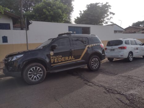 Polícia Federal cumpre mandados de busca e apreensão durante Operação em Barretos (Foto: O Diário de Barretos)