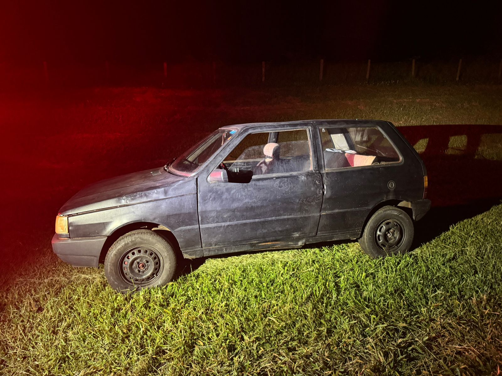 Polícia prende assaltante e recupera carro roubado