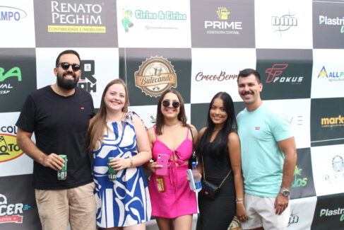 ENTRE AMIGOS & AMIGAS ENTRE AMIGOS & AMIGAS