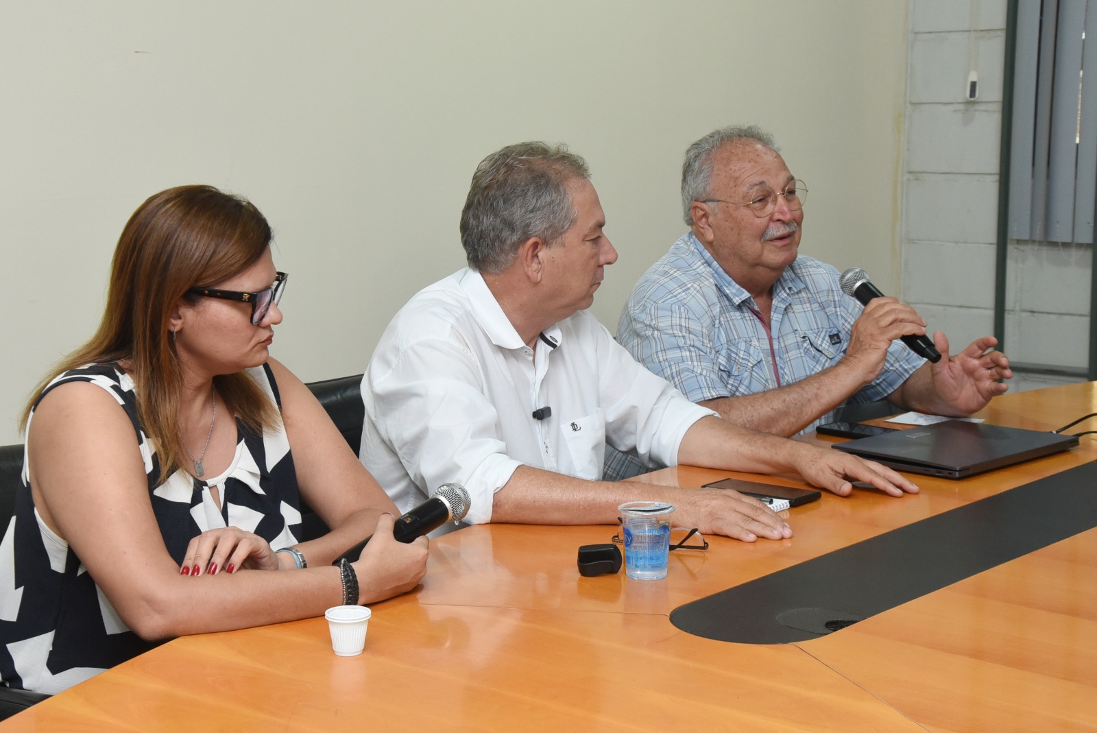 Reuniões com secretariado e encontro com a imprensa marcam 1º dia de nova gestão