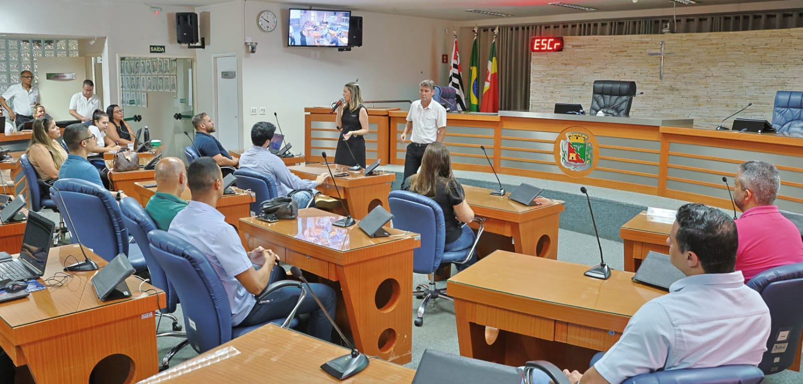Servidores promovem reunião para esclarecer funcionamento do Legislativo a assessores