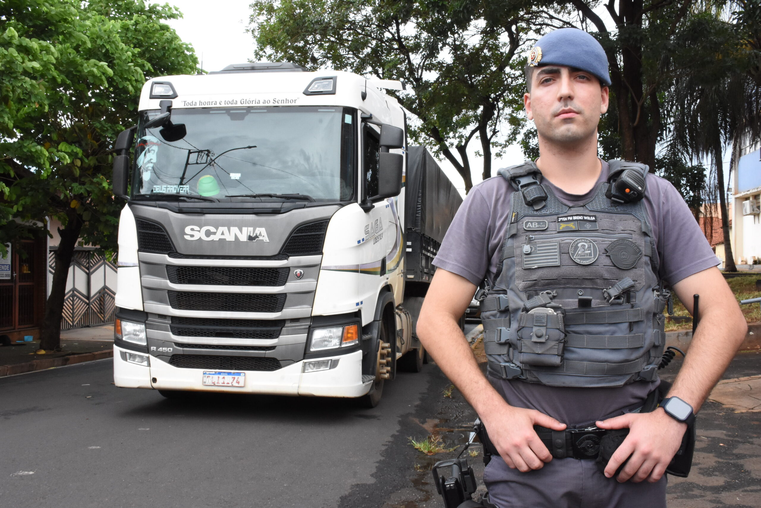 PM recupera carga de 76 toneladas de fertilizantes desviada após golpe em empresa