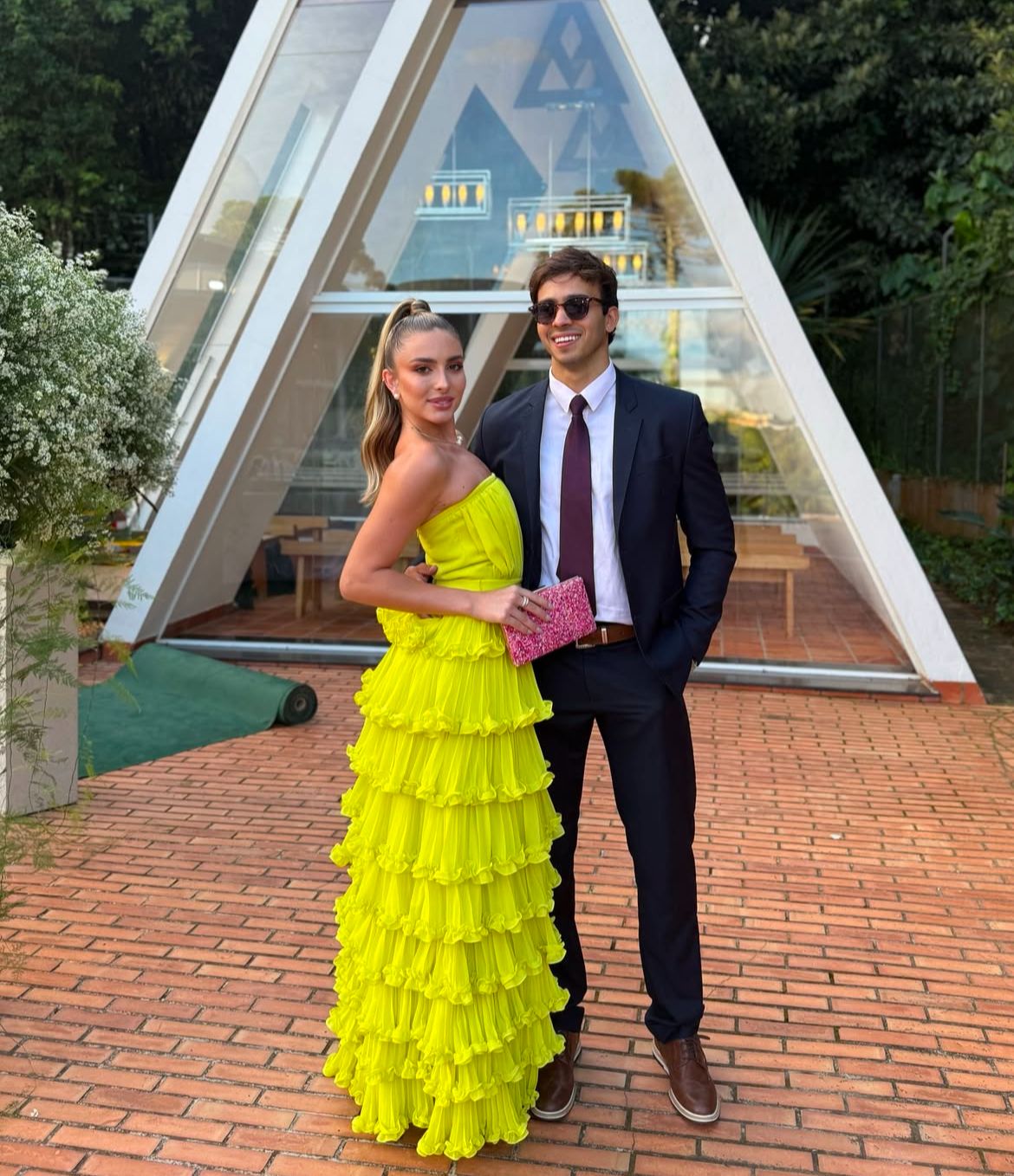 JOVEM CASAL