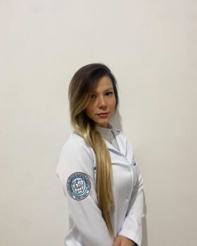 Yasmim Macedo Sato, estudante do 6º período do curso de Medicina da FACISB, orientada pelo prof. Eduardo Marcelo Cândido Sinto muita dor de cabeça! O que pode ser? Devo me preocupar?