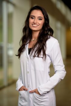 Marina Garcia Rodrigues Araújo, estudante do 8º período do curso de Medicina da FACISB, orientada pelo prof. Eduardo Marcelo Cândido Consulta com urologista: um tabu que precisa ser quebrado