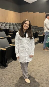 Milena Antunes Vieira, estudante do 2º período do curso de Medicina da FACISB, orientada pela profª Celina Antonio Prata Atividade física e prevenção de doenças cardiovasculares
