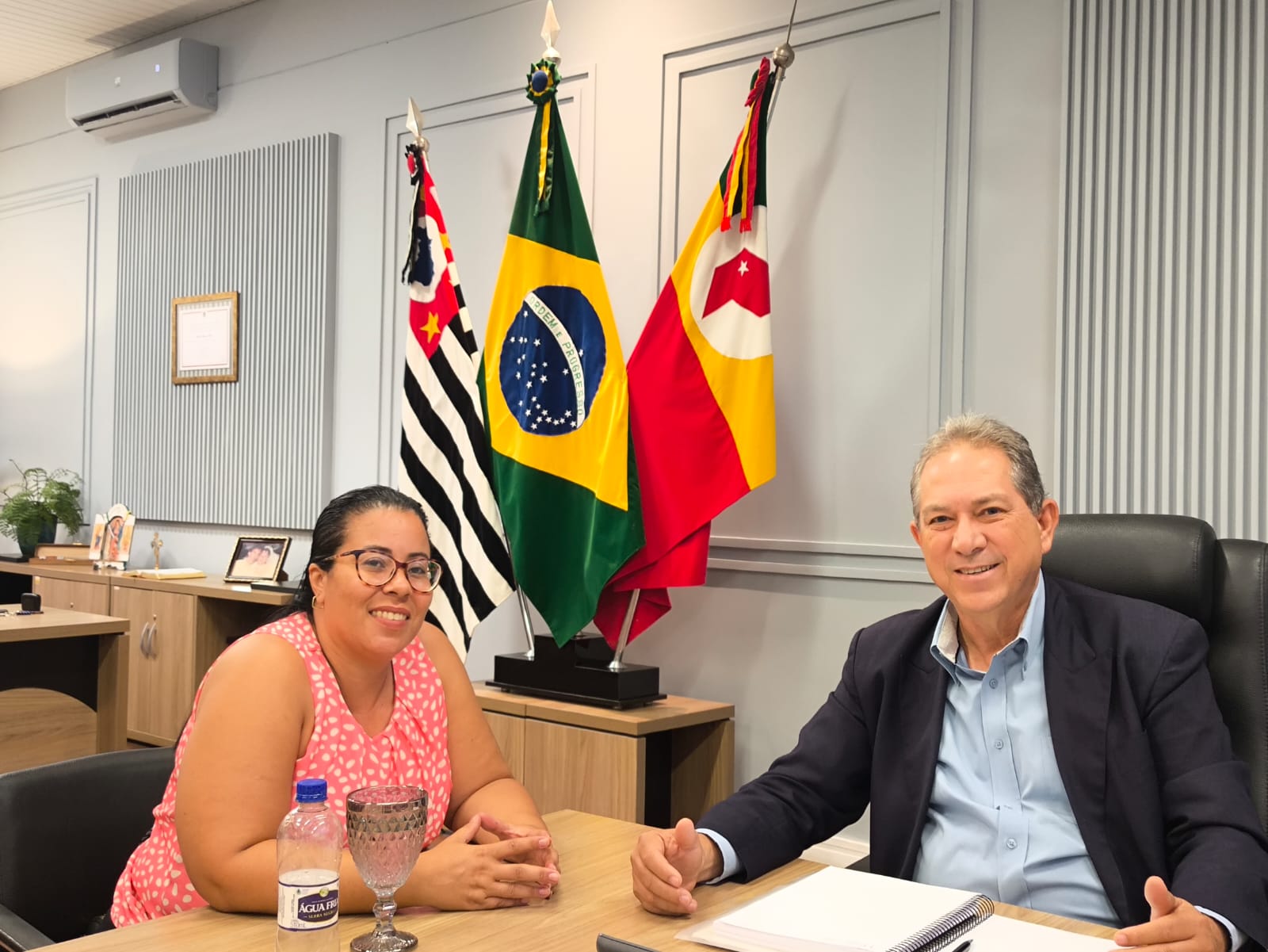 Prefeito atende vereadores no gabinete