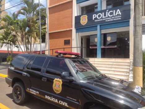 Estelionatário clona cartão de aposentado (Foto: O Diário de Barretos) Um homem de 64 anos, compareceu no Plantão Policial, onde informou que na madrugada de segunda (13), por volta das 2h, andava na via pública vindo do Bar do Sérgio