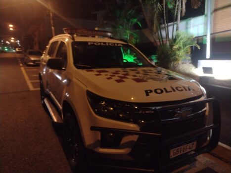 Homem é autuado em flagrante no crime de porte ilegal de arma (Foto: O Diário de Barretos) Um caso de flagrante de tráfico de drogas foi registrado na tarde deste domingo (9), no Plantão Policial de Barretos.