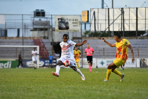 JMM_9024 A equipe do Barretos Esporte Clube terminou a segunda rodada da Série A4 na liderança da competição com 6 pontos, graças a vitória por W0 no primeiro jogo sobre o Colorado Caieiras por 3 a 0 e a vitória no último sábado (25), diante do Jabaquara Atlético Clube.