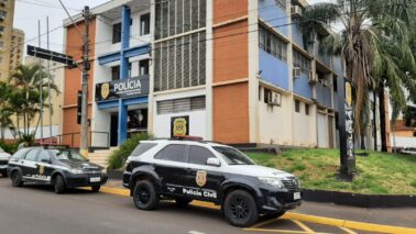 A atendente B.R.S. de 22 anos compareceu no Plantão Policial onde informou que deixou a sua bicicleta, cor cinza