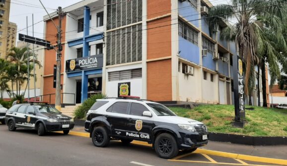 A atendente B.R.S. de 22 anos compareceu no Plantão Policial onde informou que deixou a sua bicicleta, cor cinza