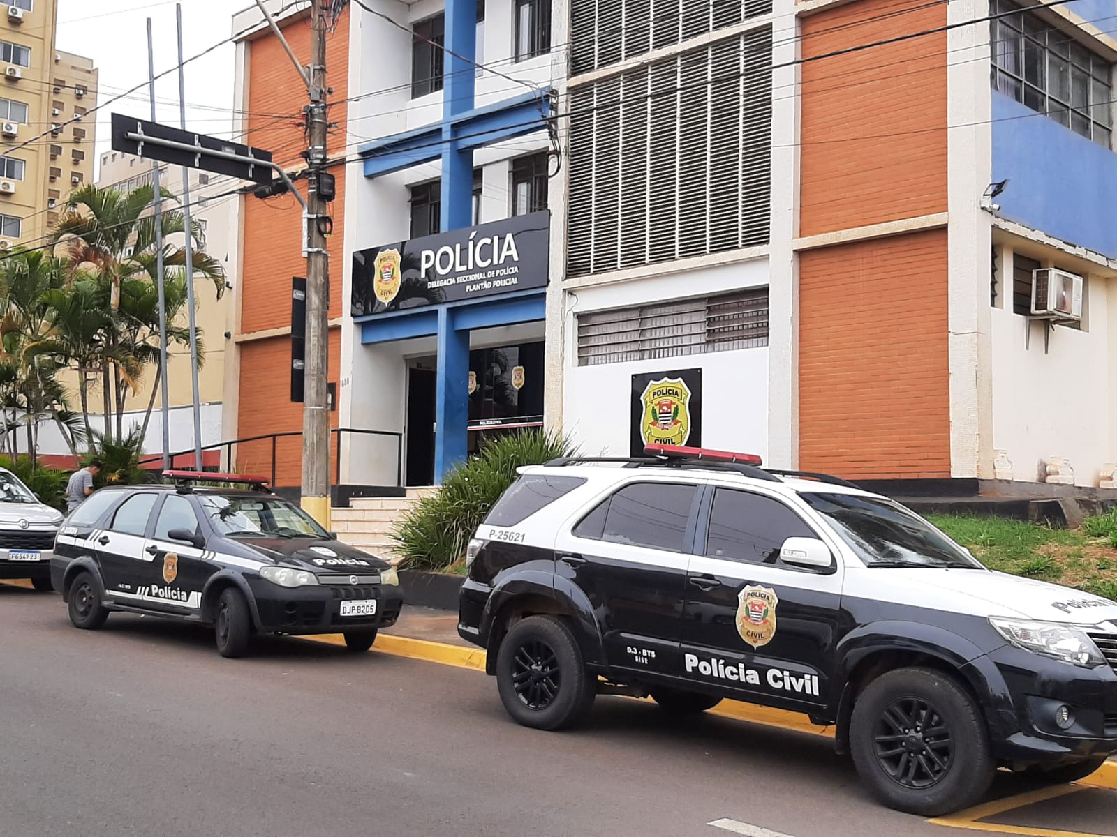 Trio montado a cavalo efetua disparos de arma de fogo no Santa Isabel