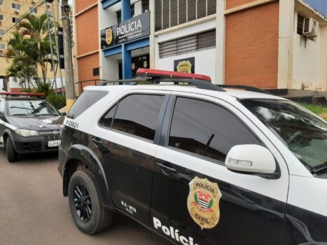 Plantão Seccional 1 (15) Compareceu no Plantão Policial, uma mulher de 68 anos, que informou que é cliente da Caixa Econômica Federal. Segundo ela, no dia 27, compareceu na agência localizada na Av. 43 para realizar a retirada de um extrato.